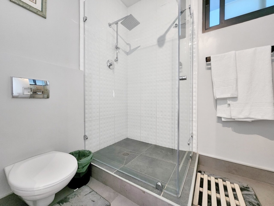 To Let 7 Bedroom Property for Rent in Camps Bay Western Cape